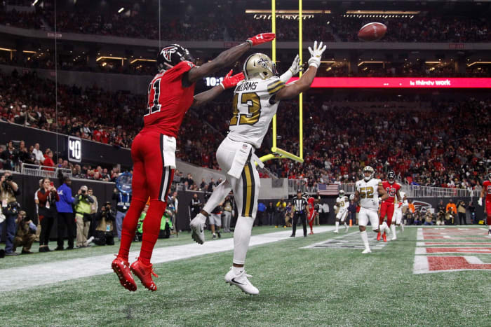 New Orleans Saints safety Marcus Williams (43) intercepts a pass intended for Falcons receiver Julio Jones (11). Mandatory Credit: Brett Davis-USA TODAY Sports